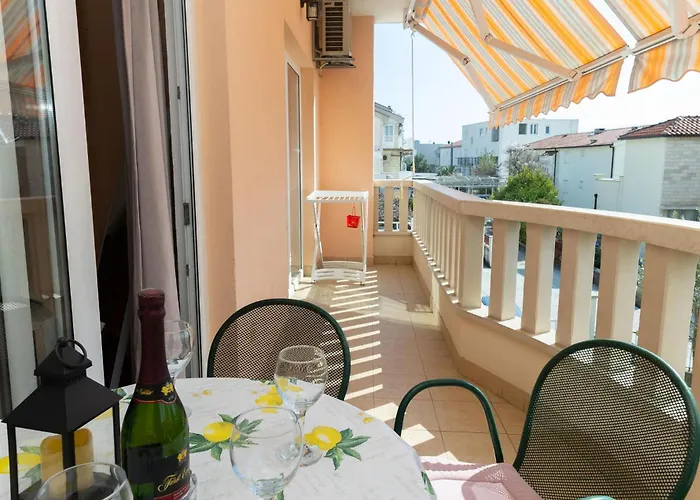 Lejlighed In With View Makarska