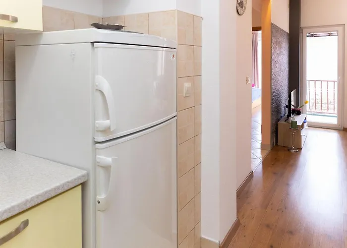 In With View Apartment